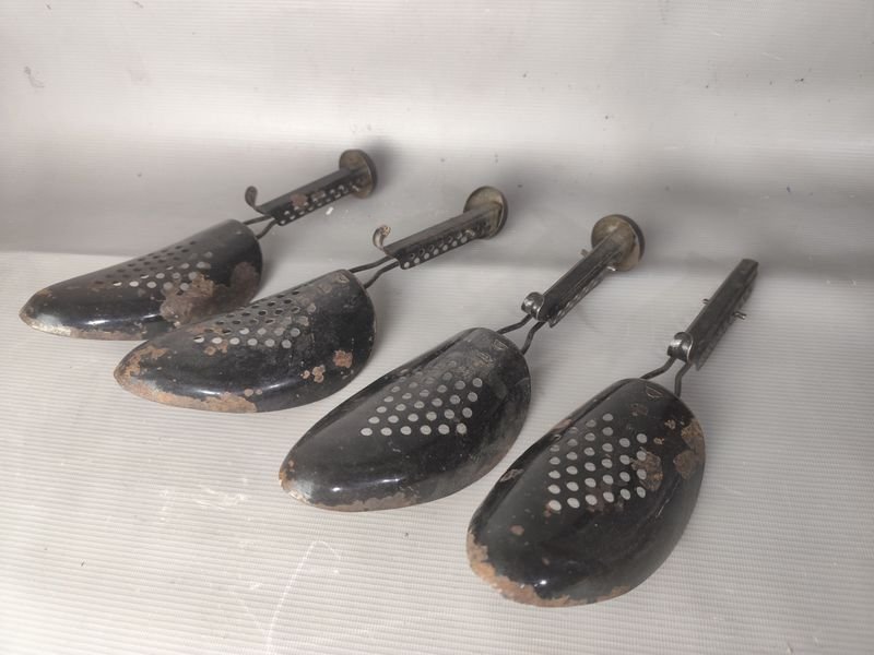 Juego de 4 Hormas para Zapatos Vintage de Metal