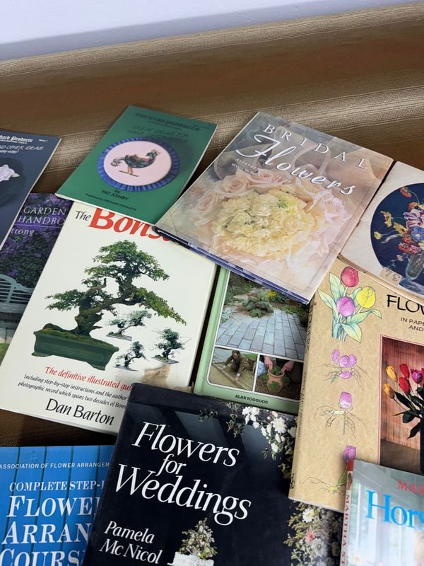 Gran lote de libros sobre jardinería en inglés - imagen 5