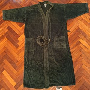 Dos Batas de Baño para Adultos: Verde y Blanca - imagen 2