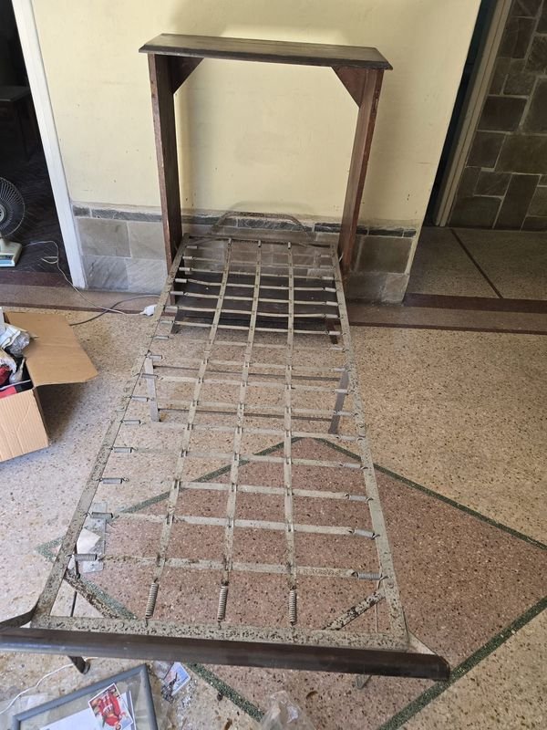 Mueble antiguo y operativo para venta