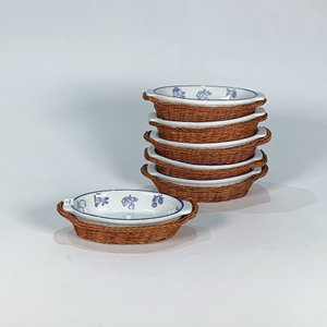 Lote anterior: Seis Cazuelas Ovales de Losa Blanca con Soporte de Ratán y Decoración de Frutos Azules