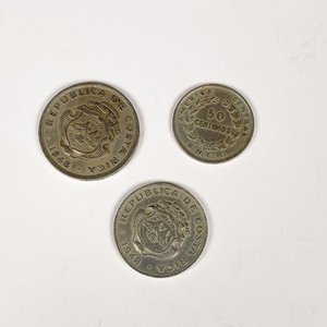 Lote siguiente: Tres Monedas de Costa Rica: 1948 y 50 Centavos