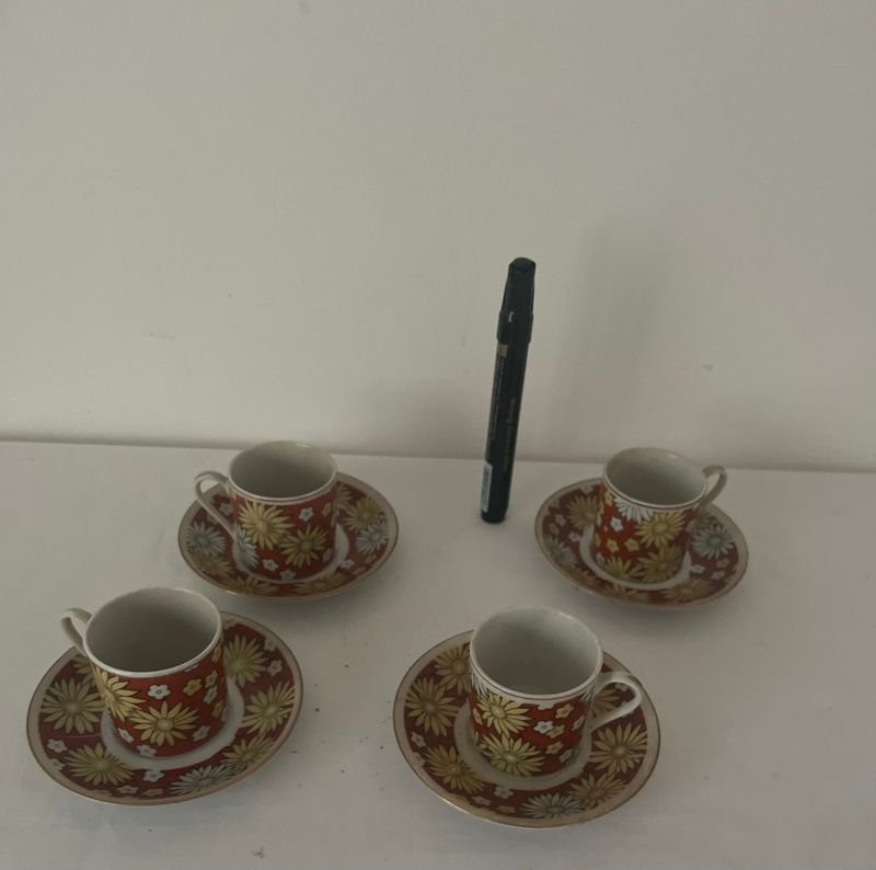 Lote anterior: Juguetes para bebés: Tazas de café y bolígrafo