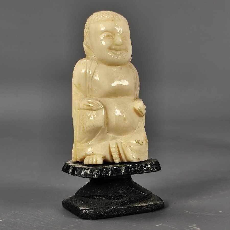 Figuras orientales talladas en marfil - imagen 4