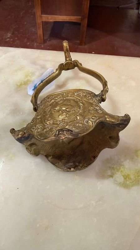 Estribo Campana De Bronce - Vaso de Bronce con Diseño Ornativo - imagen 5