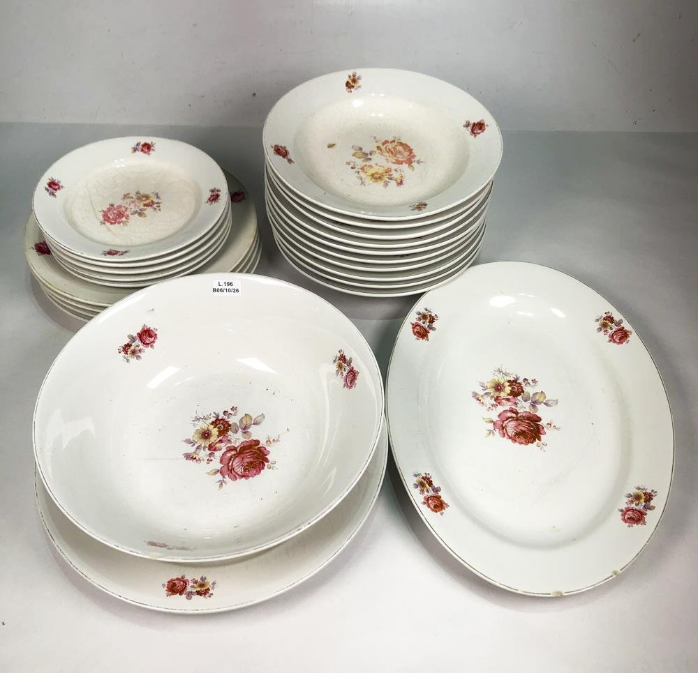 Juego de 22 piezas de porcelana OLMOS con flores y guarda dorada