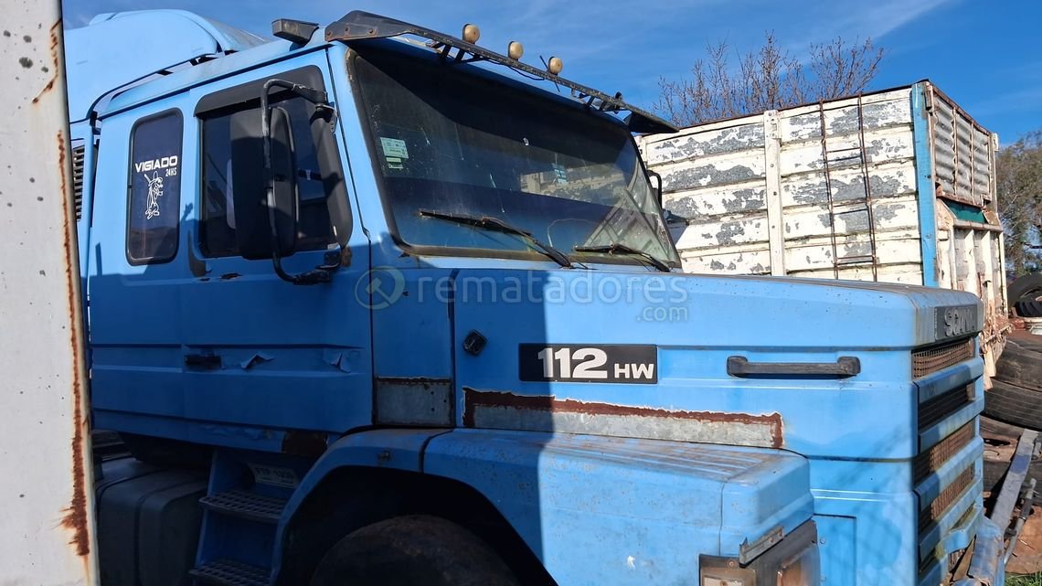 Camión Scania 112 HW Azul