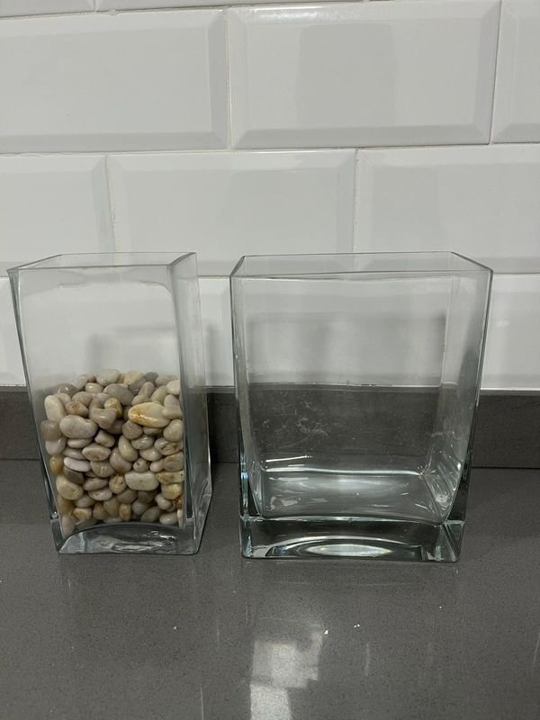Juego de 2 Floreros Rectangulares de Vidrio Transparente