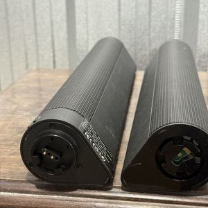 Par de Columnas de Sonido Negras con Conexiones USB, Óptica y AUX - imagen 9