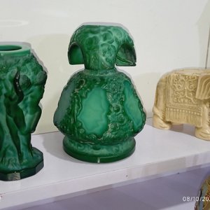 Lote de Adornos Orientales y Variados: Figuras, Elefantes, Floreros y Vasijas en Hueso, Piedra y Loza - imagen 10