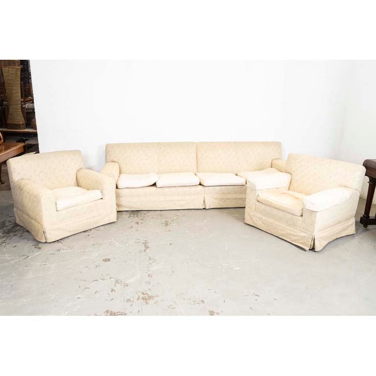 Sofá de 4 cuerpos y 2 sillones beige con patas metálicas