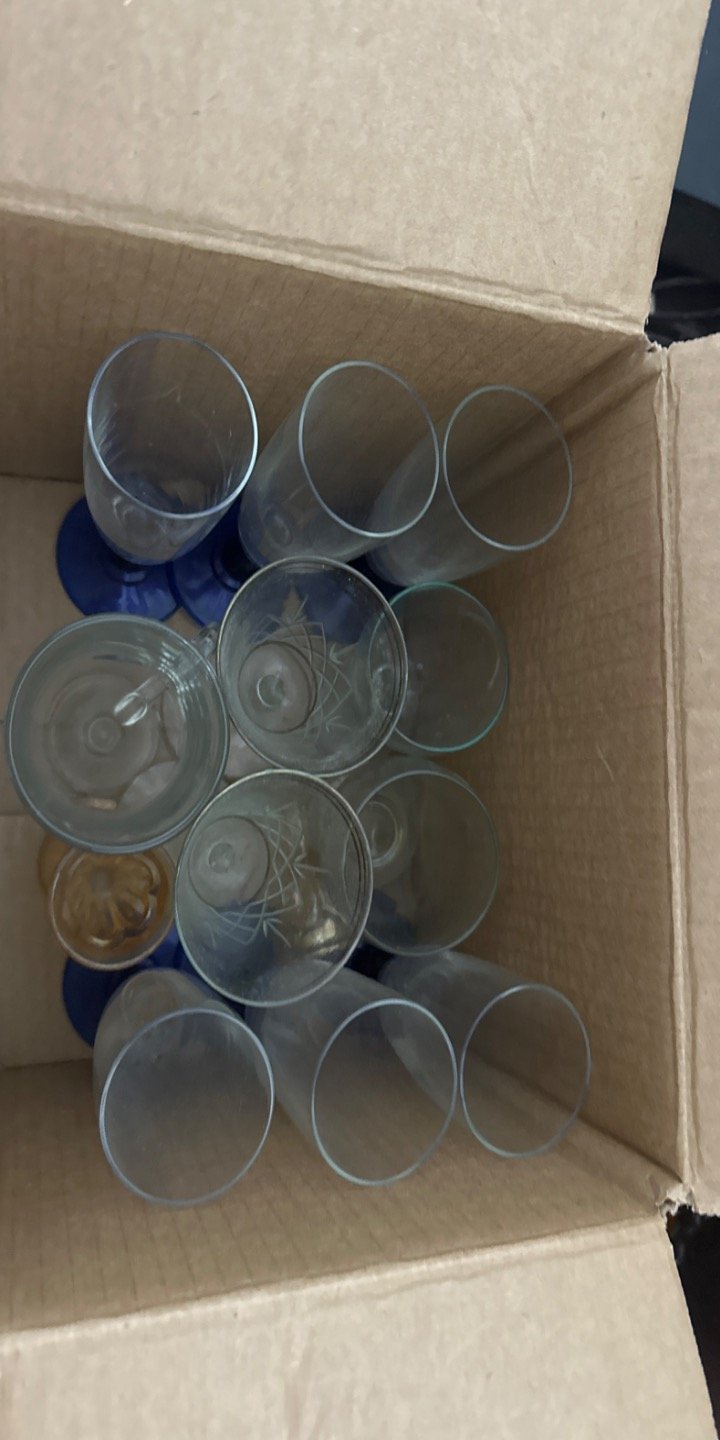 Juego de Copas de Cristal Tallado y Azul