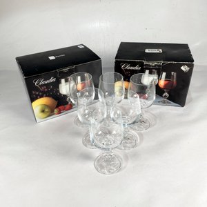 Lote anterior: Dos Cajas de Copas Bohemia Cristal Claudia - 12 Unidades
