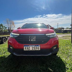 Camioneta Fiat Strada Freedom 2021 Roja - imagen 2