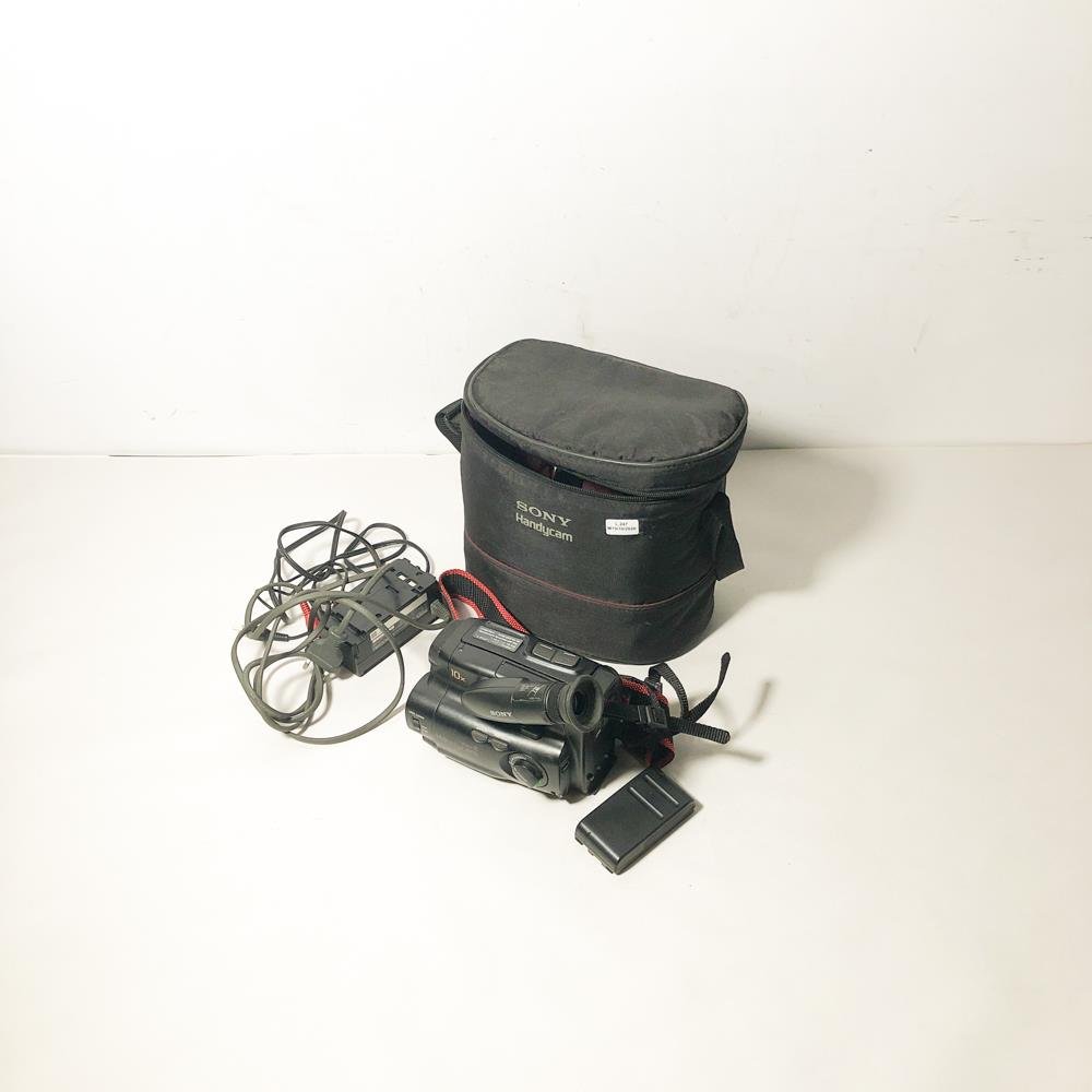 Cámara de Video Sony Handycam CCD-TR350 con Estuche y Accesorios