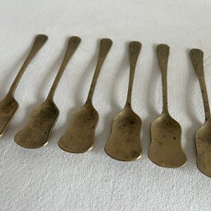 Juego de 6 Cucharitas Antiguas de Alpaca con Diseño Grabado - imagen 3