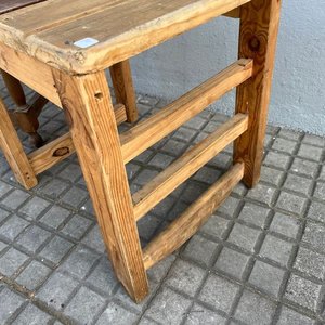 Dos Mesas de Madera para Living: Rústica y Patas Torneadas - imagen 3