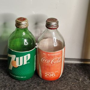 Dos Botellas Chicas Zup y Coca-Cola Chile con Tapas Originales - imagen 2