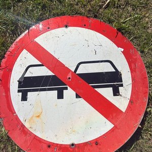 Lote anterior: Cartel de señalización de Prohibido Adelantar, diametro 73