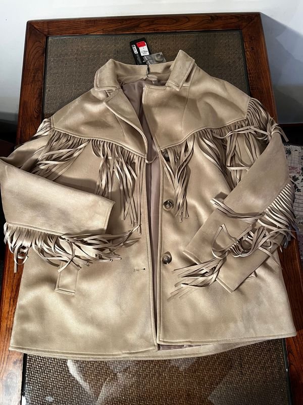 Chaqueta Beige con Flecos Rita Ora Talle L