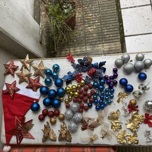 Lote de Adornos Navideños: Bolas, Estrellas, Moños y Más - imagen 4