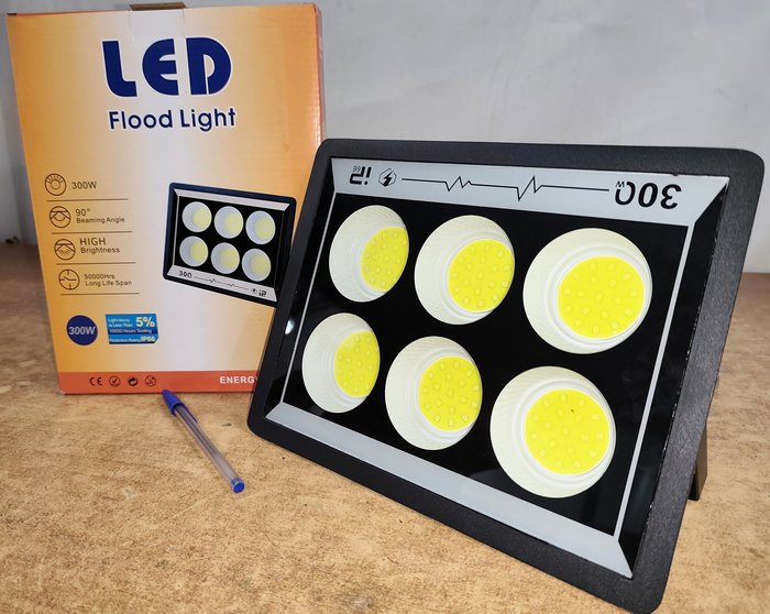Lote anterior: Luz LED Exterior con 300W y Alta Brillantez