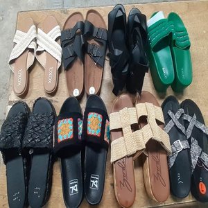 Lote anterior: Pares de Sandalias Variadas para Mujer