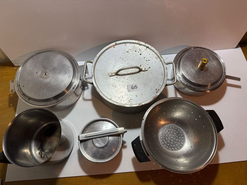 Lote de Ollas, Hervidor y Colador de Aluminio