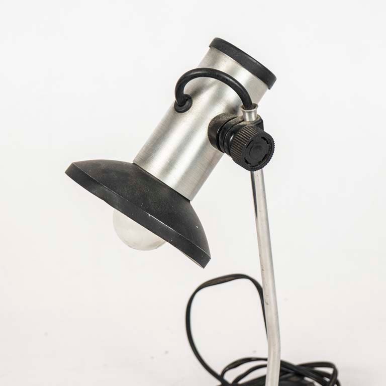 Lámpara Philips con tulipa movible: una opción económica y práctica - imagen 2