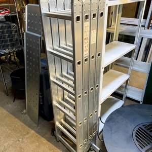 Escalera Plegable de Aluminio Cuatro Tramos Usada - imagen 2