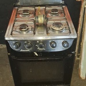 Lote anterior: Cocina a Gas con Horno y Válvula