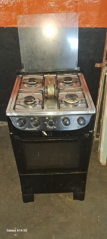 Cocina a Gas con Horno y Válvula