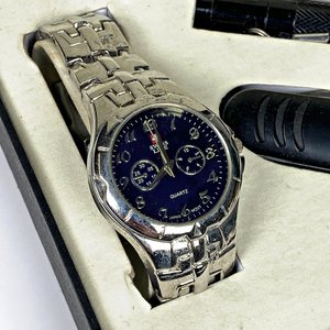 Estuche con Reloj SWISS LINE, Navaja, Linterna y Lapicera - imagen 2