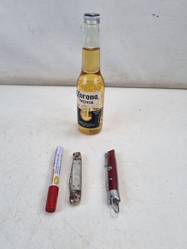 Conjunto de Dos Navajas Clásicas y Automáticas con Grabado 'Stainless Rostfrei'