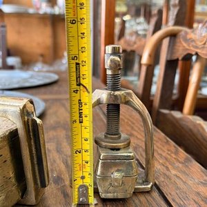 Lote de 3 Prensas Odontológicas Antiguas de Bronce y Metal - imagen 7