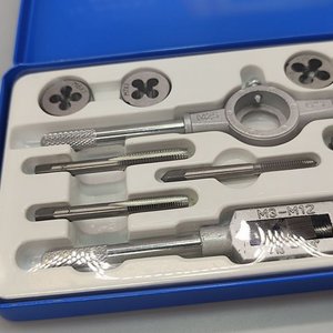 Juego de Terrajas y Machos Métricos de 12 Piezas en Caja de Chapa - imagen 8