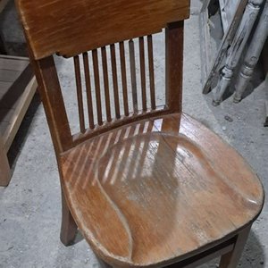 Lote anterior: Silla de oficina antigua de madera