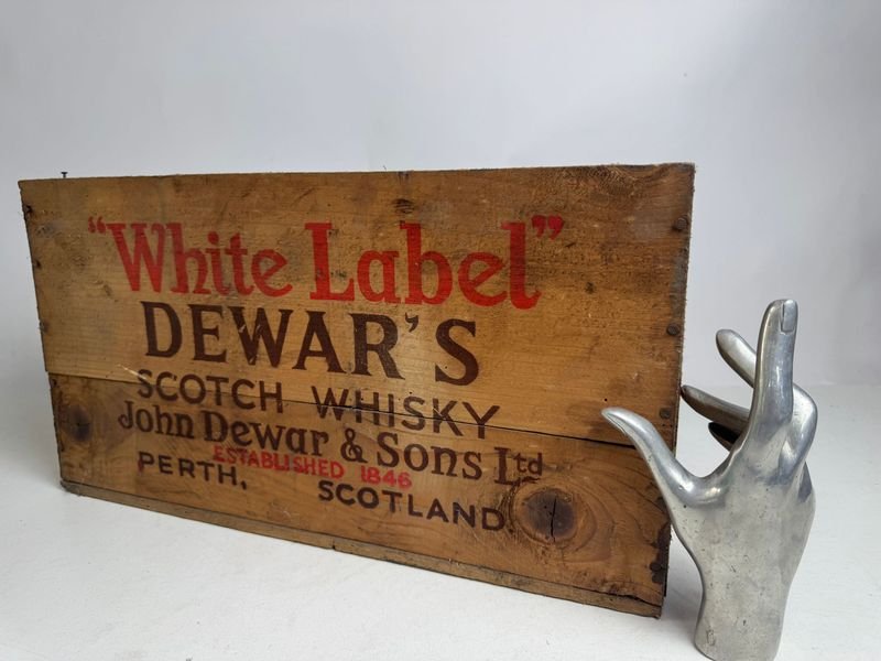 Antiguo cajón con propaganda de WHISKY Dewar's - imagen 1