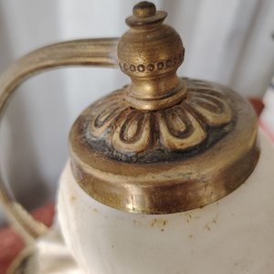 Lámpara de mesa antigua de bronce con tulipas de vidrio - imagen 7