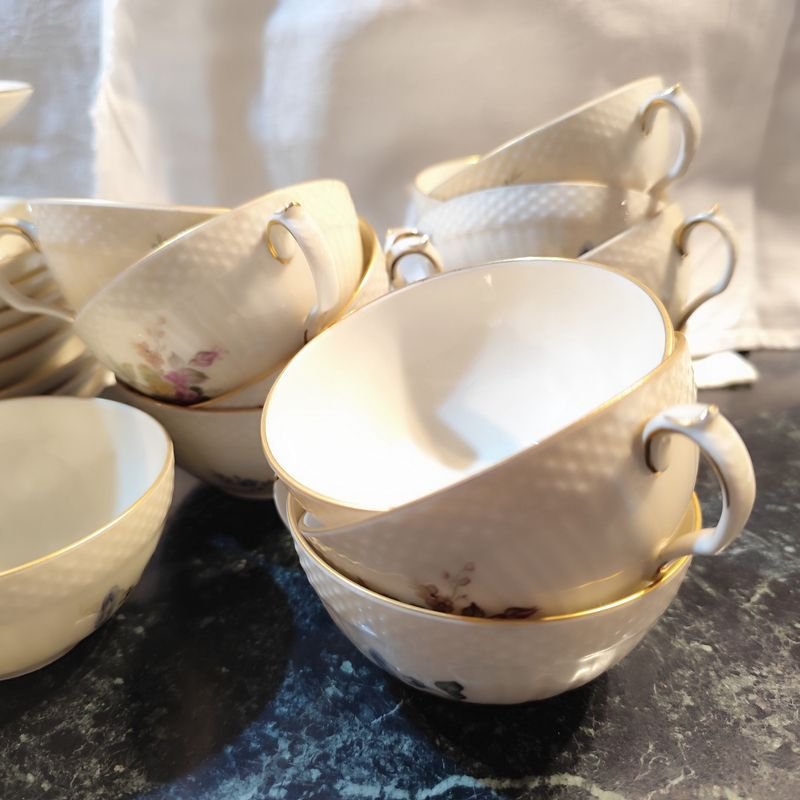 Juego de tazas y platillos de porcelana Royal Copenhagen - imagen 6