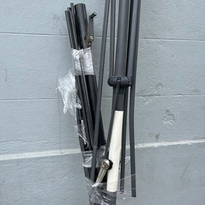 2 Sombrillones con Base y Armazón (uno con avería) - imagen 9