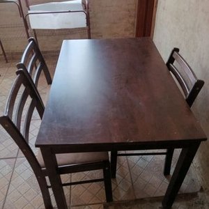 Lote anterior: Juego de Comedor con 3 Sillas de Madera Oscura