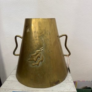 Jarrón de Bronce con Diseño Naval y Hojas de Muérdago - imagen 2