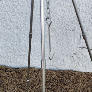 Trípode Desmontable Metálico para Camping con Cadena y Gancho - imagen 5