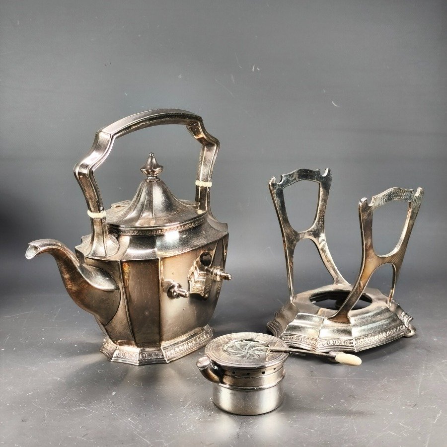 Servicios de té y plataformas metálicas en excelente condición - imagen 26