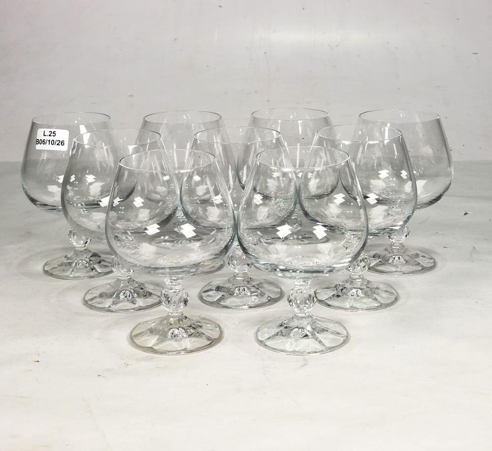 Juego de 9 Copas de Cristal Hialino con Vástago Tallado