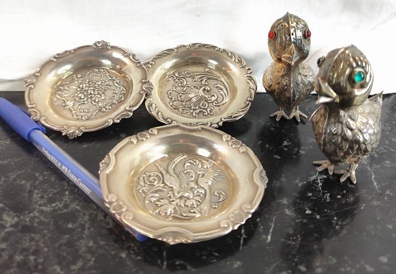 Lote de pequeños adornos antiguos en plata variados - imagen 2