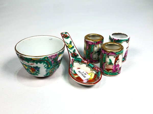 Conjunto de Porcelana Oriental: Vasitos, Compotera y Cucharita Decorada - imagen 1