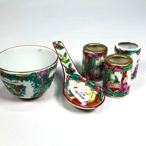 Conjunto de Porcelana Oriental: Vasitos, Compotera y Cucharita Decorada - imagen 1