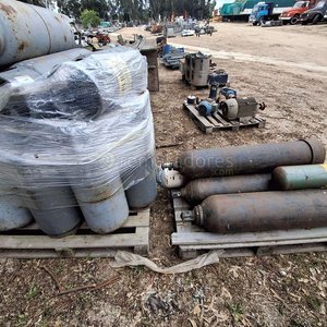 Lote siguiente: Cilindros de Gas Metálicos Varios Tamaños